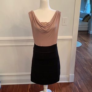M USA Black & Tan Dress Size Large